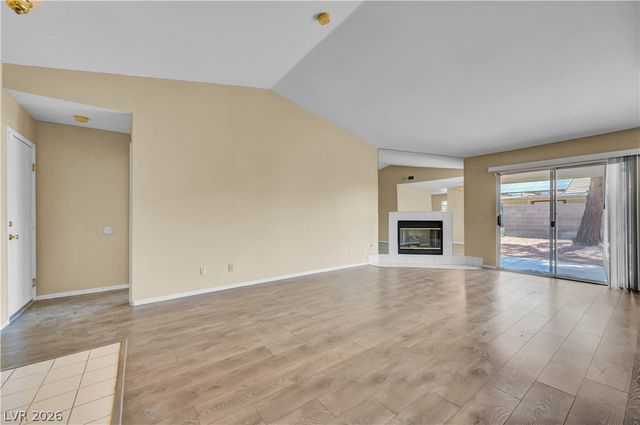 4814 Spring Falls Way, North Las Vegas, NV 89031