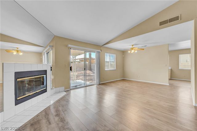 4814 Spring Falls Way, North Las Vegas, NV 89031
