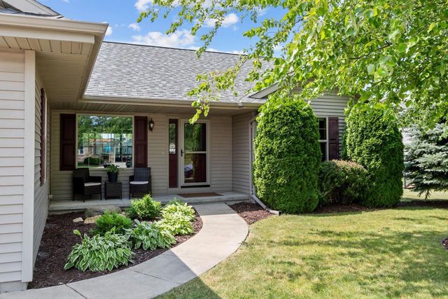 N1779 SWANEE CIRCLE, Greenville, WI 54942