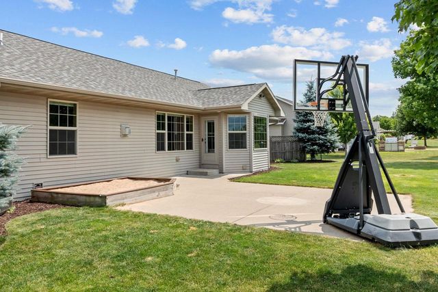 N1779 SWANEE CIRCLE, Greenville, WI 54942