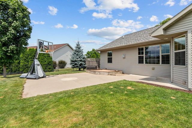 N1779 SWANEE CIRCLE, Greenville, WI 54942