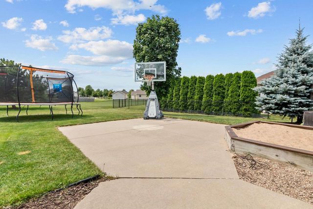 N1779 SWANEE CIRCLE, Greenville, WI 54942