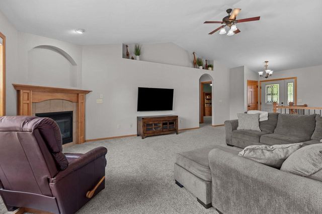 N1779 SWANEE CIRCLE, Greenville, WI 54942