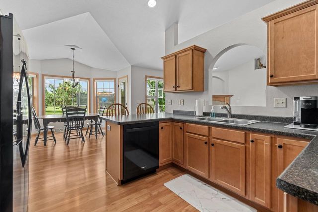 N1779 SWANEE CIRCLE, Greenville, WI 54942