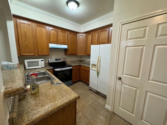 9400 Bellaire Boulevard 110, Houston, TX 77036