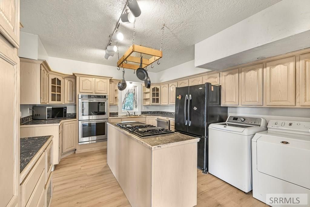 Image 5 of property listing at 195 Lansing, Blackfoot, ID 83221