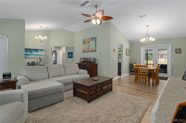 807 W National Street, Hernando, FL 34442