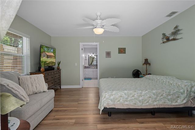 807 W National Street, Hernando, FL 34442