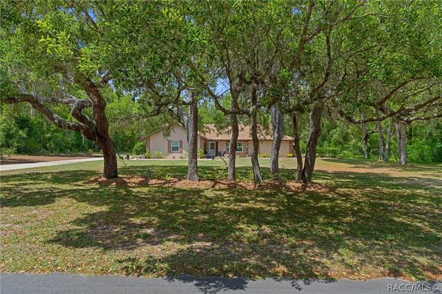 807 W National Street, Hernando, FL 34442