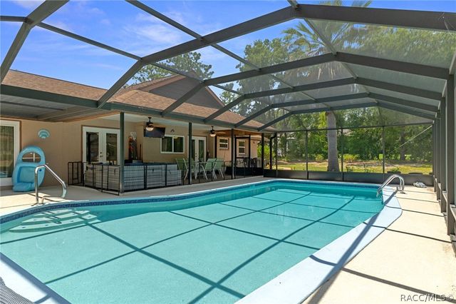 807 W National Street, Hernando, FL 34442