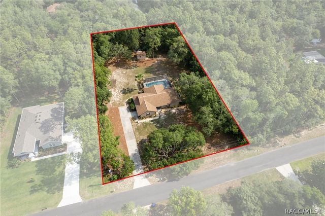 807 W National Street, Hernando, FL 34442