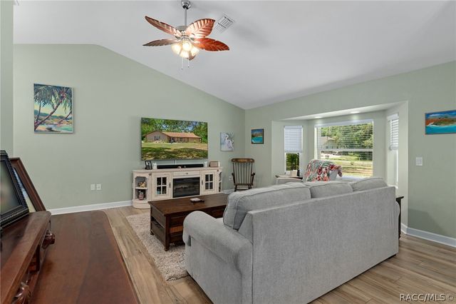 807 W National Street, Hernando, FL 34442