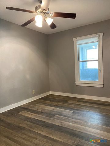 121 E 15th Street, Shiner, TX 77984