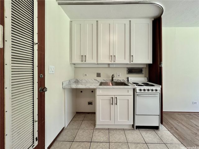 1511 Nuuanu Avenue 133, Honolulu, HI 96817