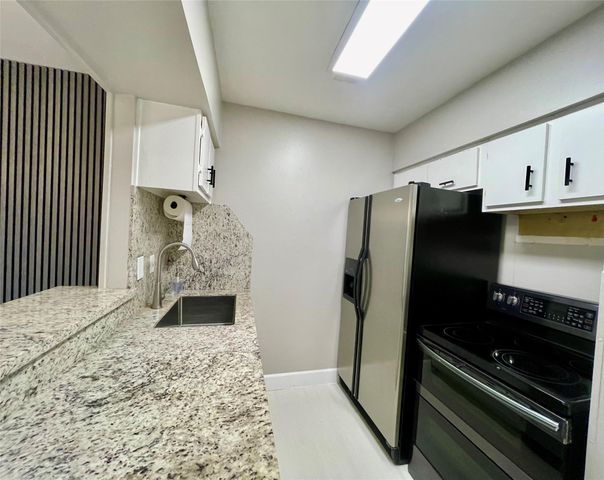 9009 Gaylord Street, Houston, TX 77024