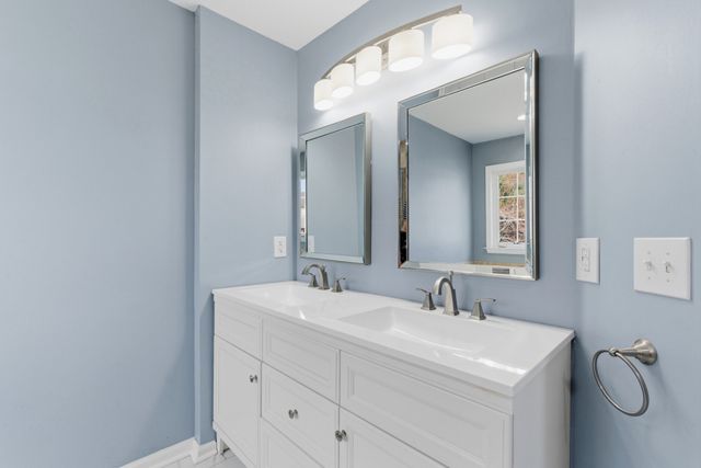 658 Huffine Manor Cir, Franklin, TN 37067