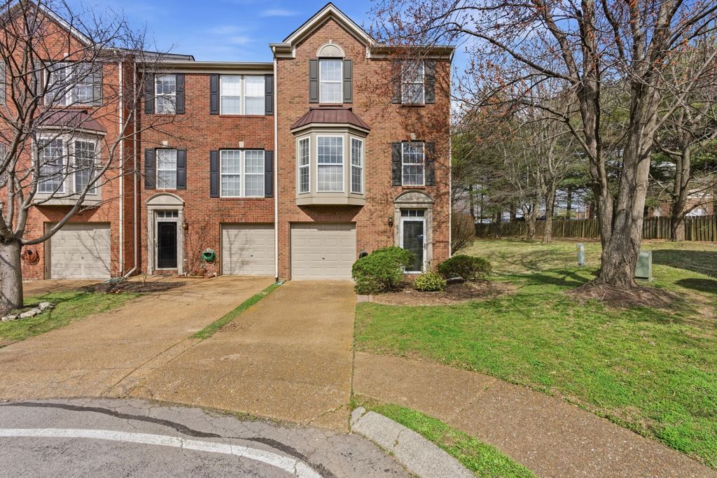 658 Huffine Manor Cir, Franklin, TN 37067