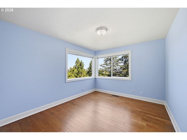 3335 BENTLEY Ave, Eugene, OR 97405