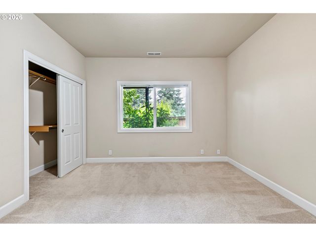 3335 BENTLEY Ave, Eugene, OR 97405