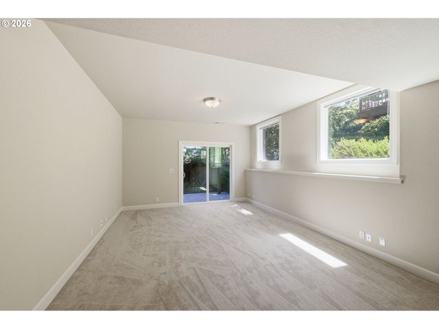 3335 BENTLEY Ave, Eugene, OR 97405