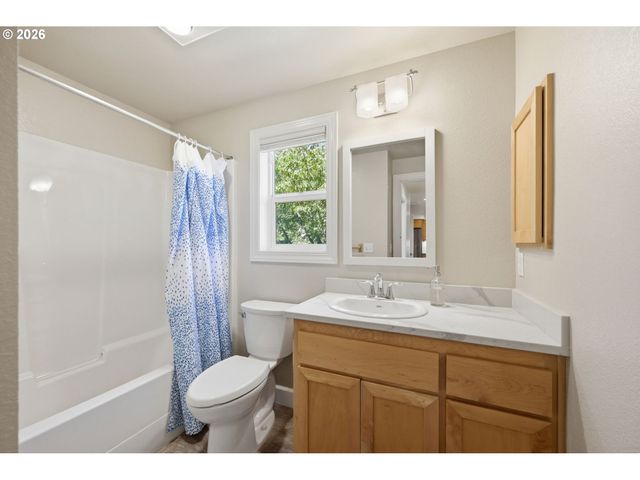 3335 BENTLEY Ave, Eugene, OR 97405