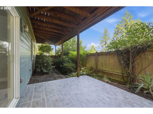 3335 BENTLEY Ave, Eugene, OR 97405