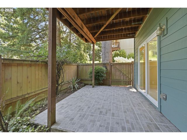 3335 BENTLEY Ave, Eugene, OR 97405