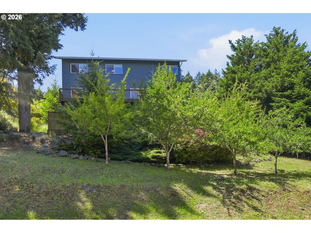 3335 BENTLEY Ave, Eugene, OR 97405