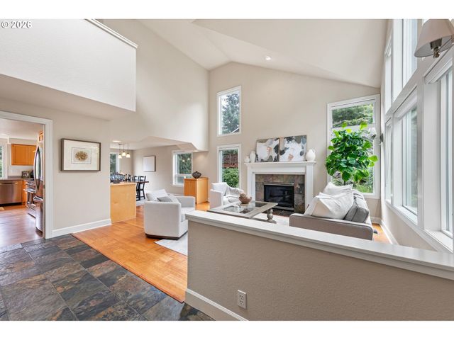 3335 BENTLEY Ave, Eugene, OR 97405