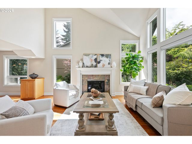 3335 BENTLEY Ave, Eugene, OR 97405
