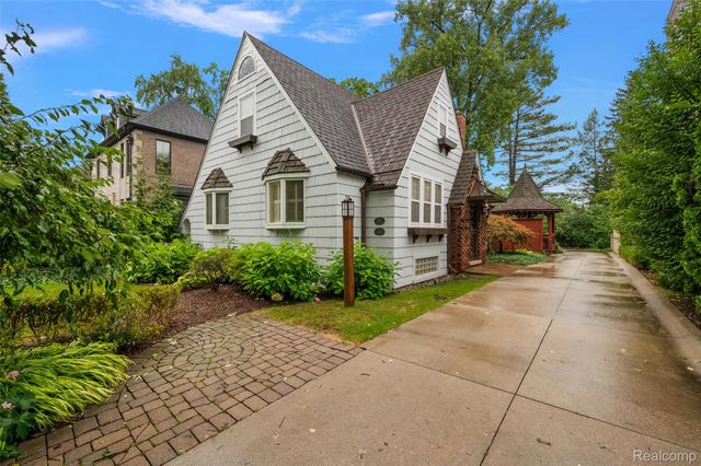 367 Baldwin Road, Birmingham, MI 48009