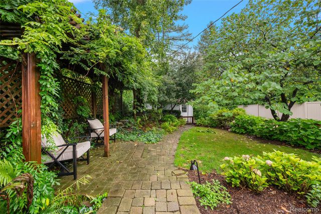 367 Baldwin Road, Birmingham, MI 48009