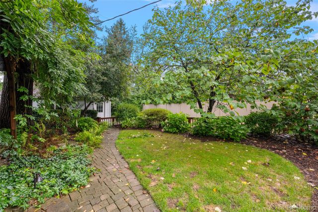 367 Baldwin Road, Birmingham, MI 48009