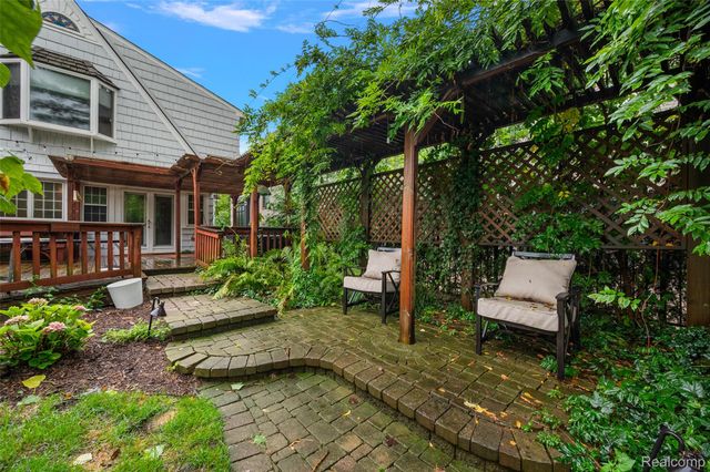 367 Baldwin Road, Birmingham, MI 48009