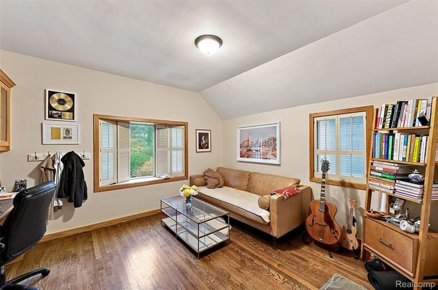 367 Baldwin Road, Birmingham, MI 48009