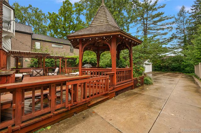 367 Baldwin Road, Birmingham, MI 48009