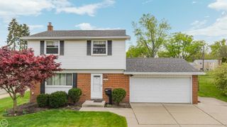11142 Plumbrook Road, Sterling Heights, MI 48312
