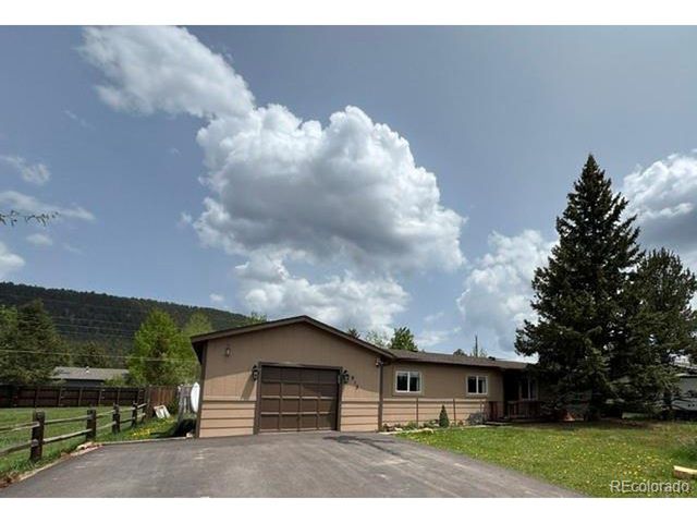 913 N Baldwin St, Woodland Park, CO 80863