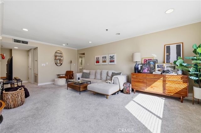 4501 Cedros Avenue 330, Sherman Oaks, CA 91403