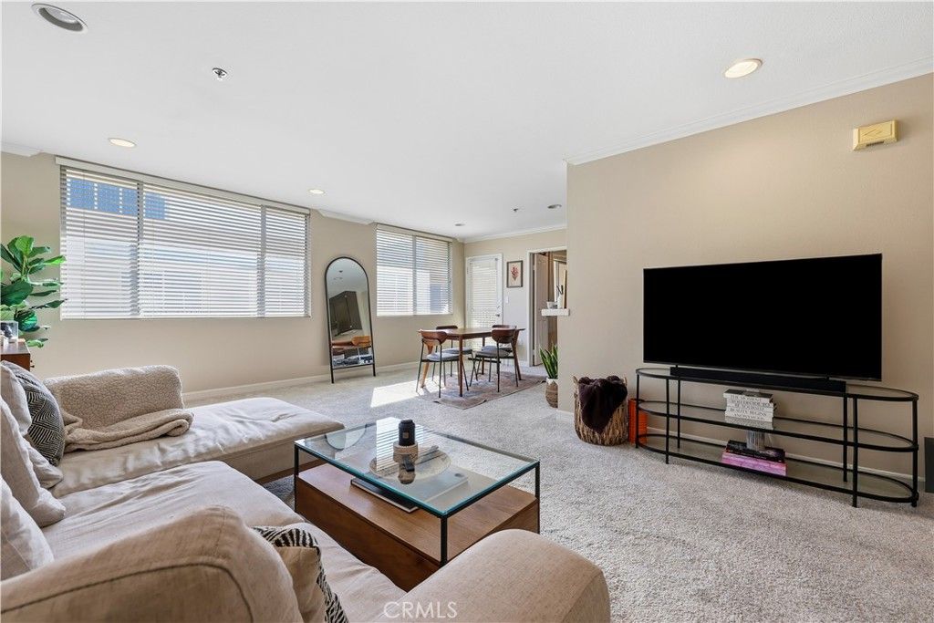 4501 Cedros Avenue 330, Sherman Oaks, CA 91403