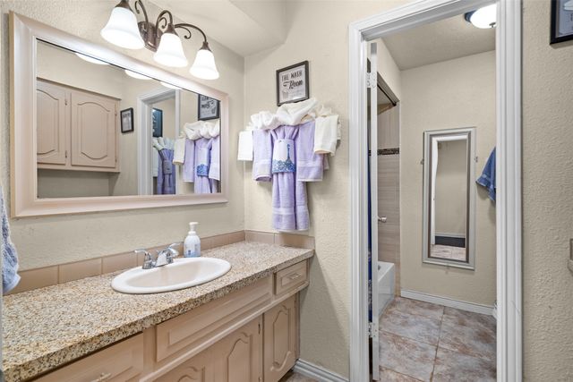 316 Brookwood Drive, Desoto, TX 75115