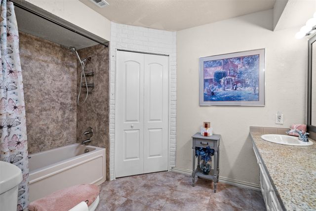 316 Brookwood Drive, Desoto, TX 75115