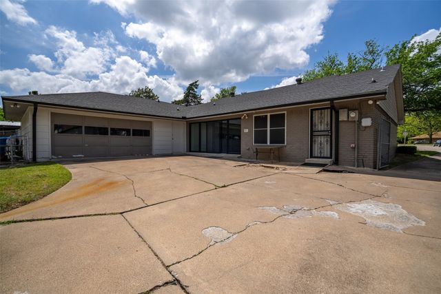 316 Brookwood Drive, Desoto, TX 75115