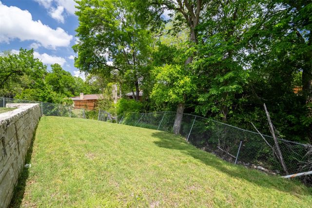 316 Brookwood Drive, Desoto, TX 75115