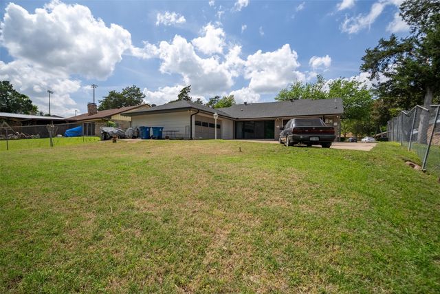 316 Brookwood Drive, Desoto, TX 75115