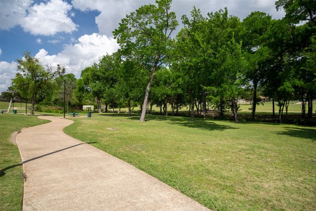 316 Brookwood Drive, Desoto, TX 75115