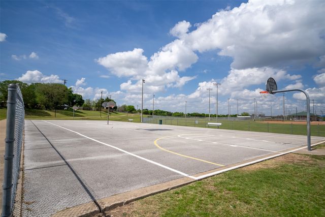 316 Brookwood Drive, Desoto, TX 75115