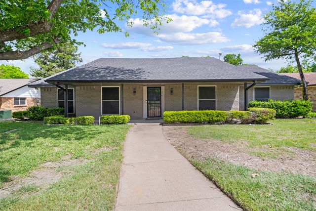 316 Brookwood Drive, Desoto, TX 75115