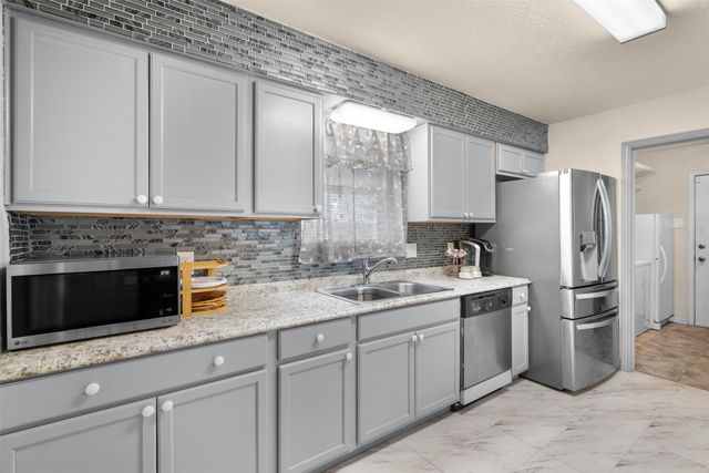 316 Brookwood Drive, Desoto, TX 75115