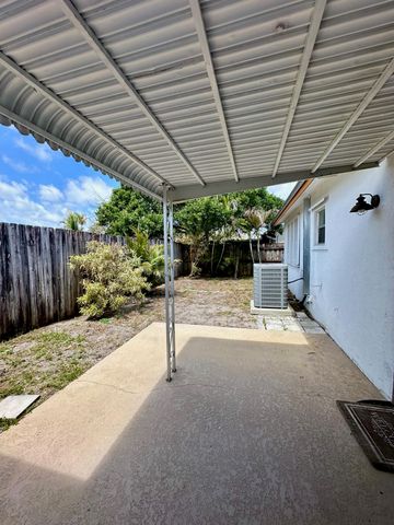 8698 SE Hobe Ridge Avenue, Hobe Sound, FL 33455